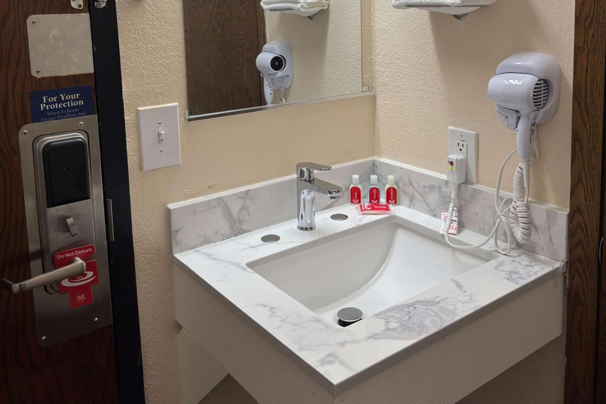 Econo Lodge Waite Park Luaran gambar