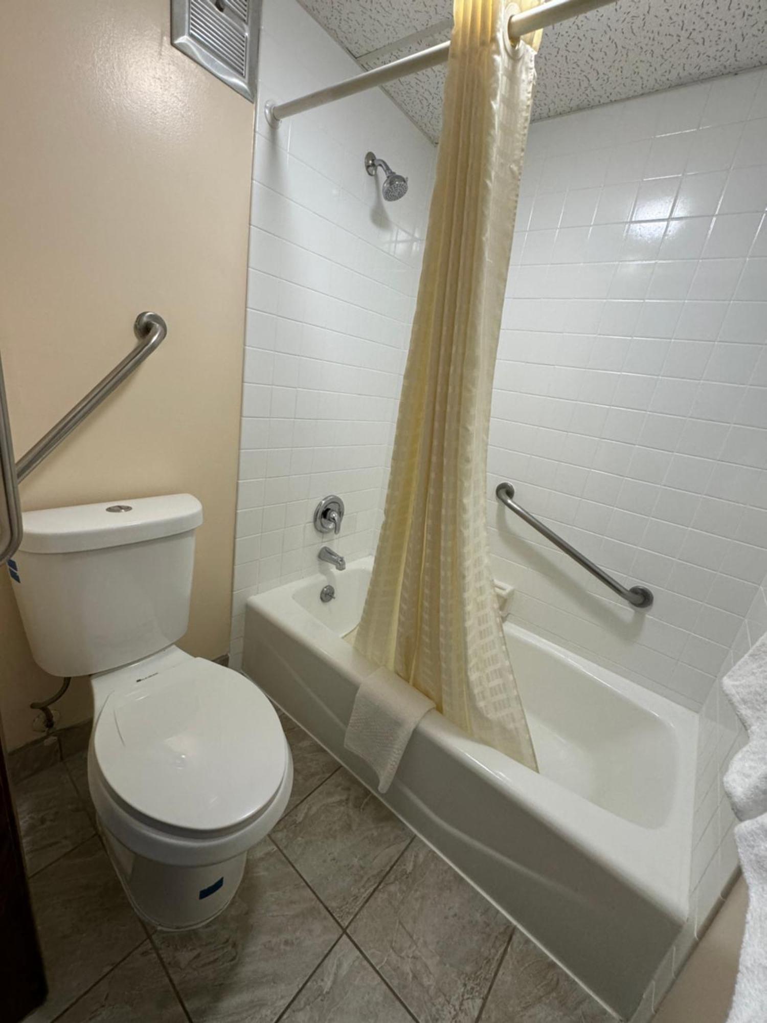 Econo Lodge Waite Park Luaran gambar