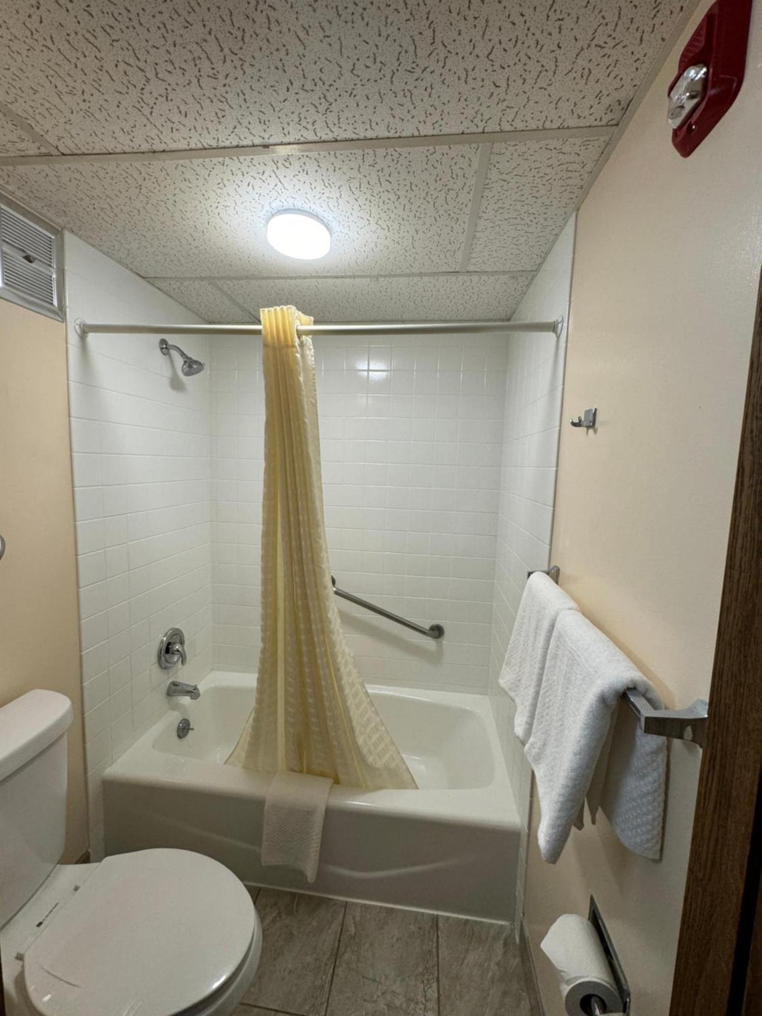 Econo Lodge Waite Park Luaran gambar